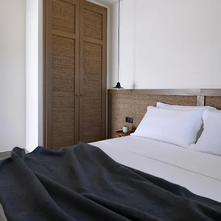 Elies Aesthetic Living