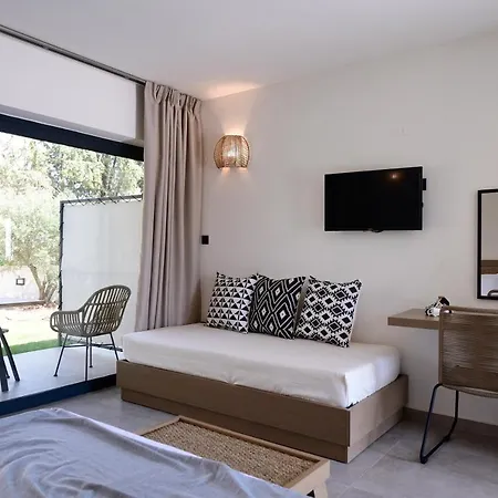 Elies Aesthetic Living Отель Nea Iraklitsa